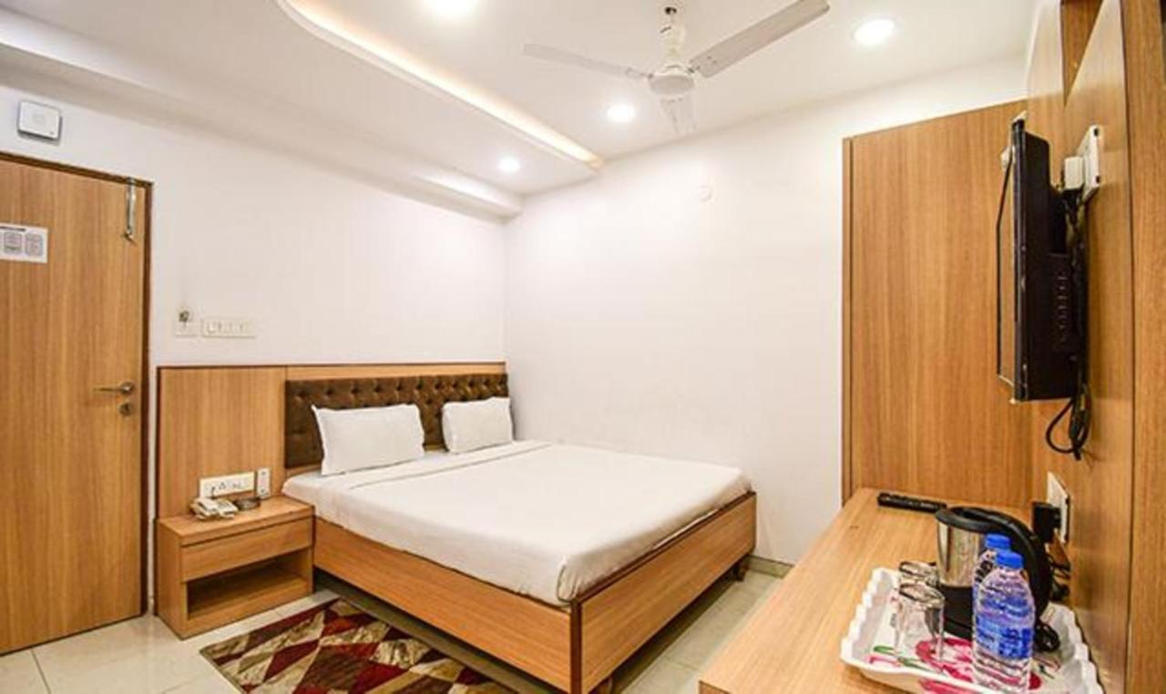Fabhotel Stay Inn International - Nr Sealdah Station Kalküta Dış mekan fotoğraf